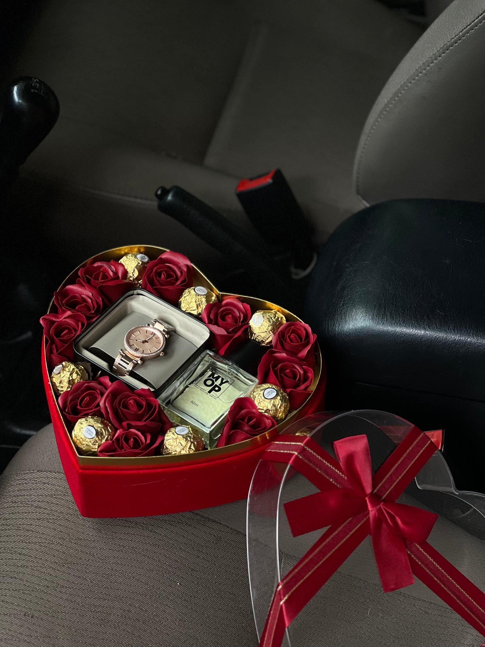 Watch hamper